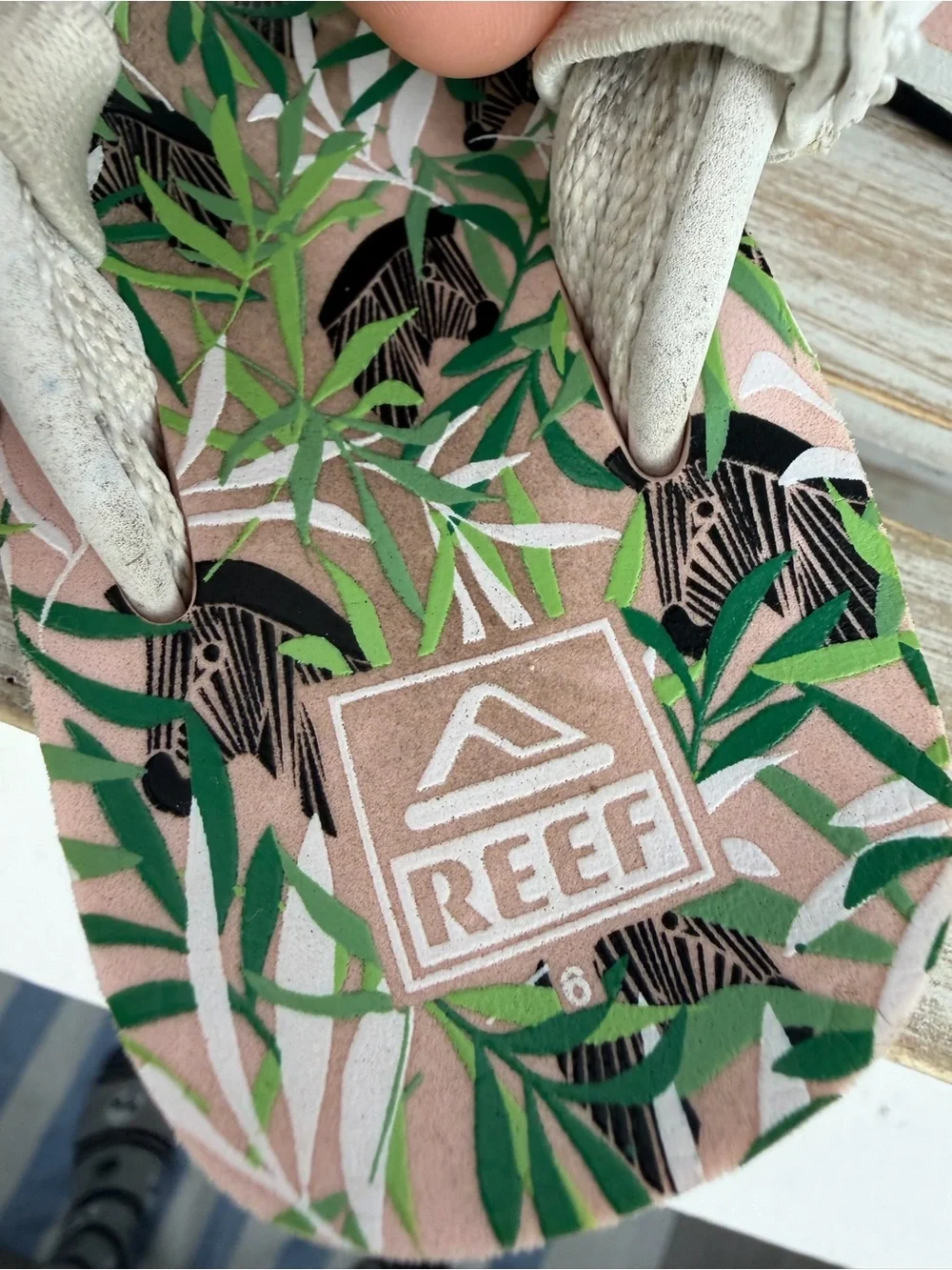 Reef Kids Little Ahi flip flops tropical print on the sole white strap size 6